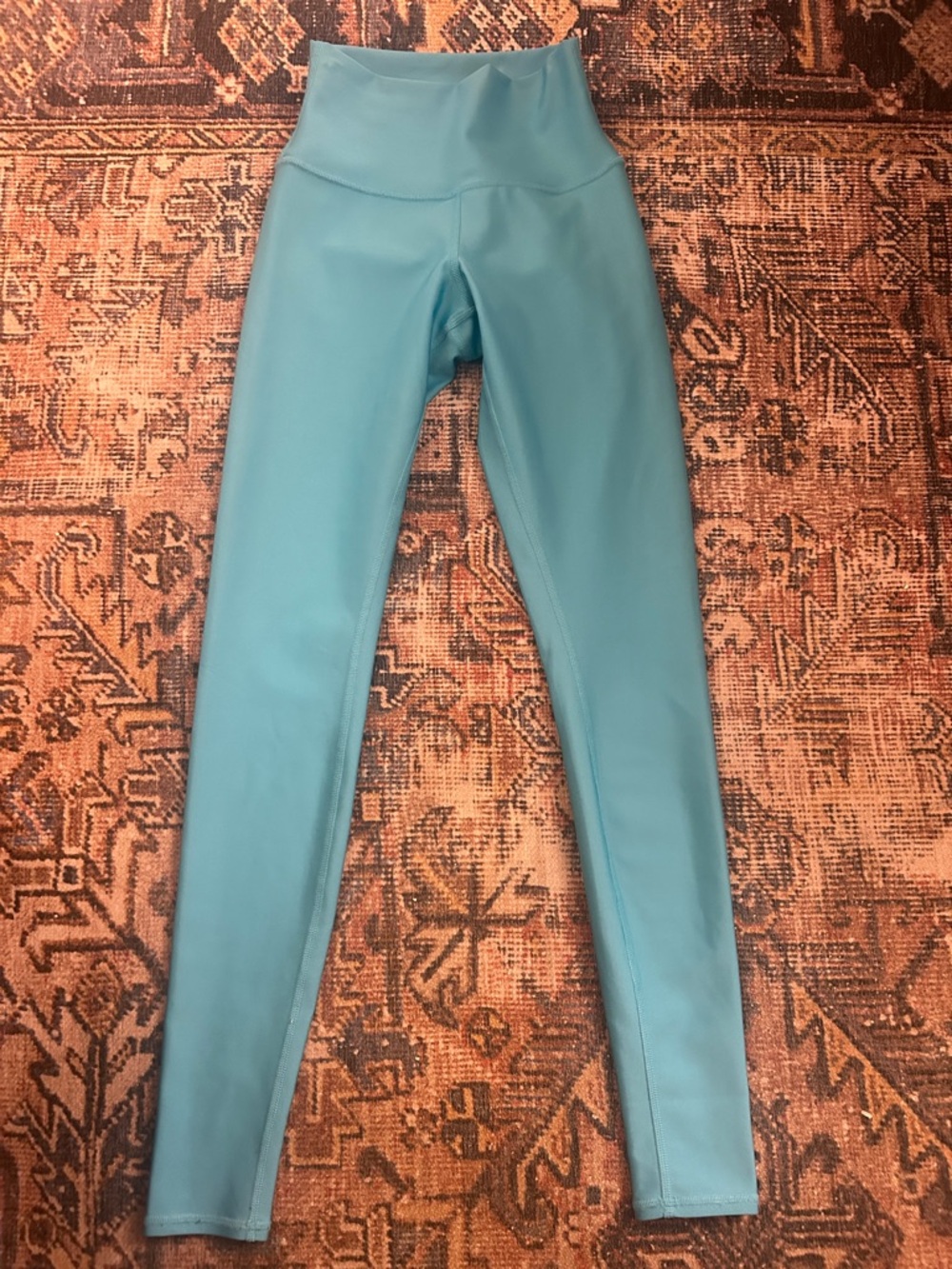 ALO Yoga Airlift High-Waist Leggings in Light Blue